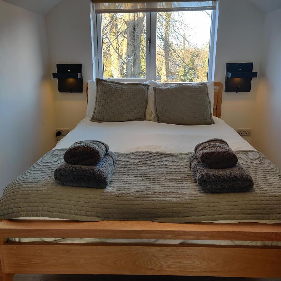 Delightful & Picturesque Modern Detached Apartment, Next To Chester Zoo, Near Park And Ride To City Centre Dış mekan fotoğraf