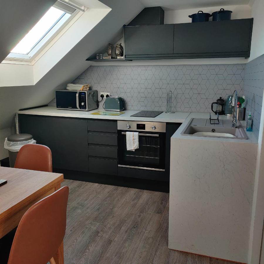 Delightful & Picturesque Modern Detached Apartment, Next To Chester Zoo, Near Park And Ride To City Centre Dış mekan fotoğraf
